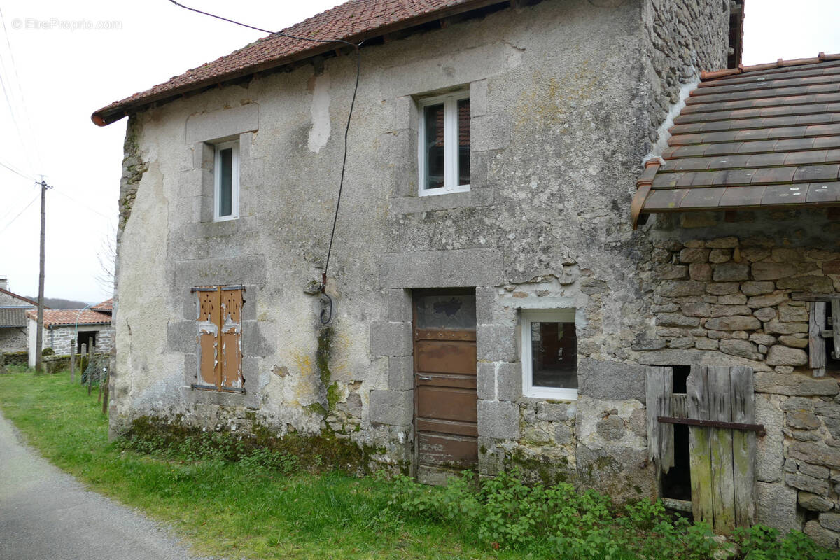 Maison à SAINT-LAURENT-LES-EGLISES