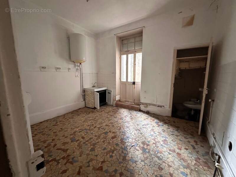 Dijon rue lenotre plateau de 38 m2 viabilisé a rénover - photo 2