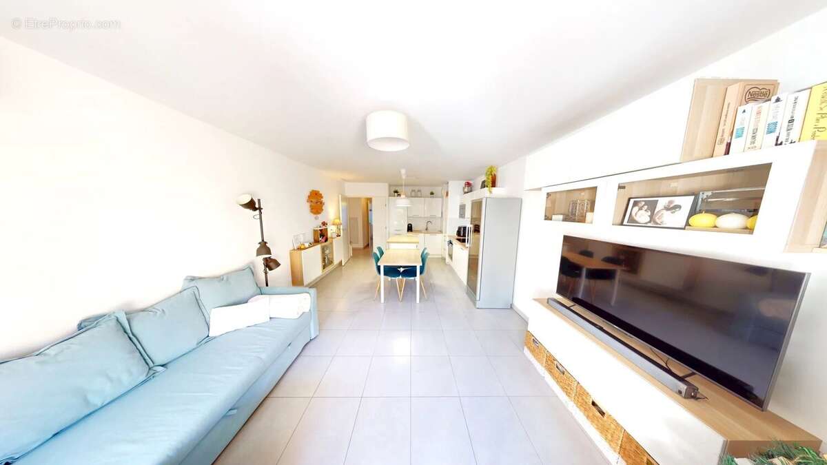 Appartement à VILLENEUVE-LOUBET