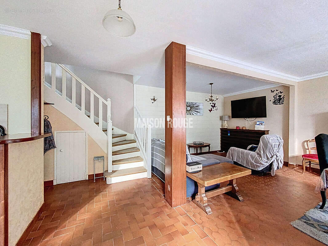 PLOUEZEC  Maison en pierre 103 m² Jardin 2360 m² - photo 6