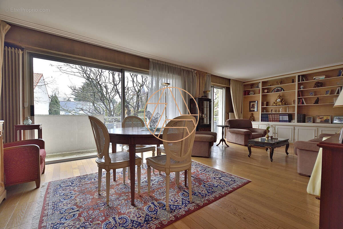 Appartement à SAINT-MAUR-DES-FOSSES