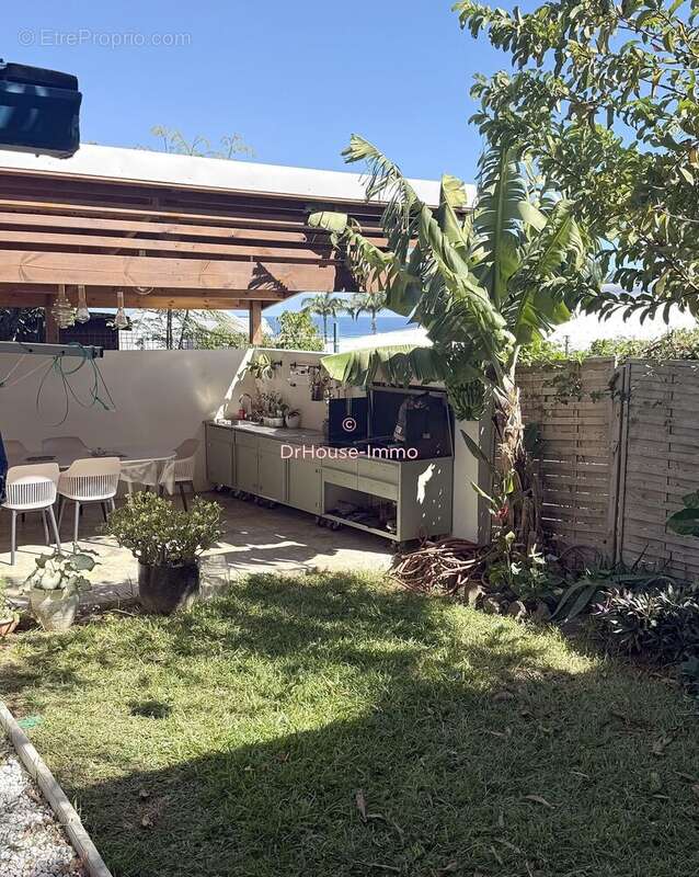Maison 141 m² à Saint-Pierre  - photo 4