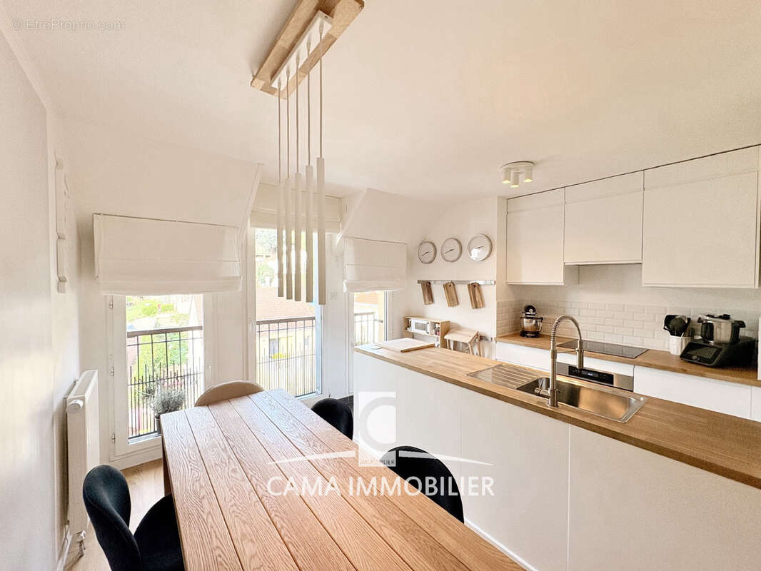 Appartement à BUC