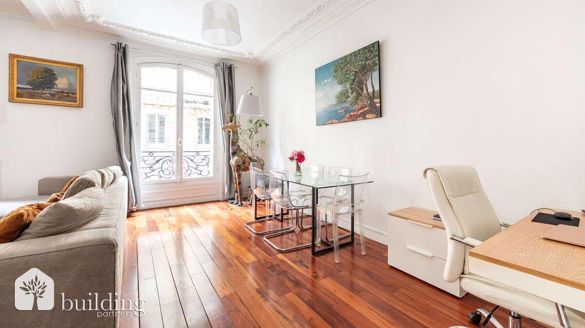 Appartement à PARIS-17E