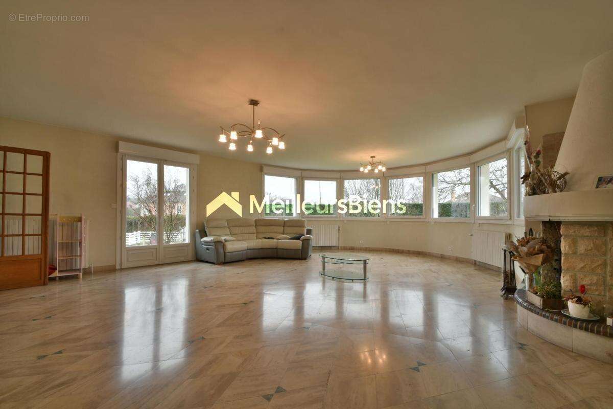 Maison à LUSIGNY-SUR-BARSE