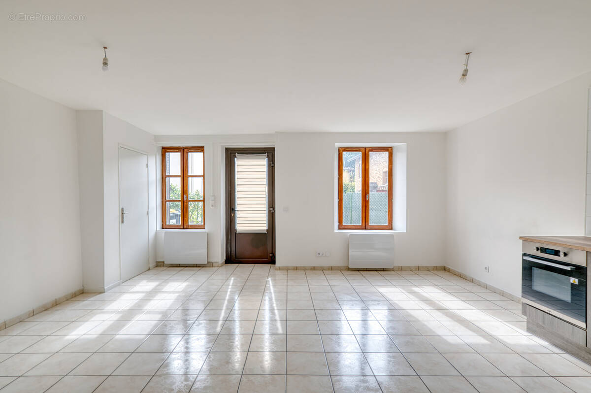 Appartement à LOYETTES