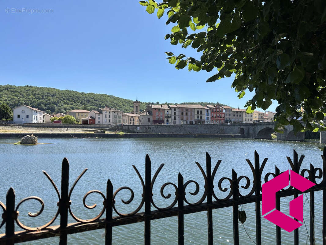 Maison à BRIVES-CHARENSAC