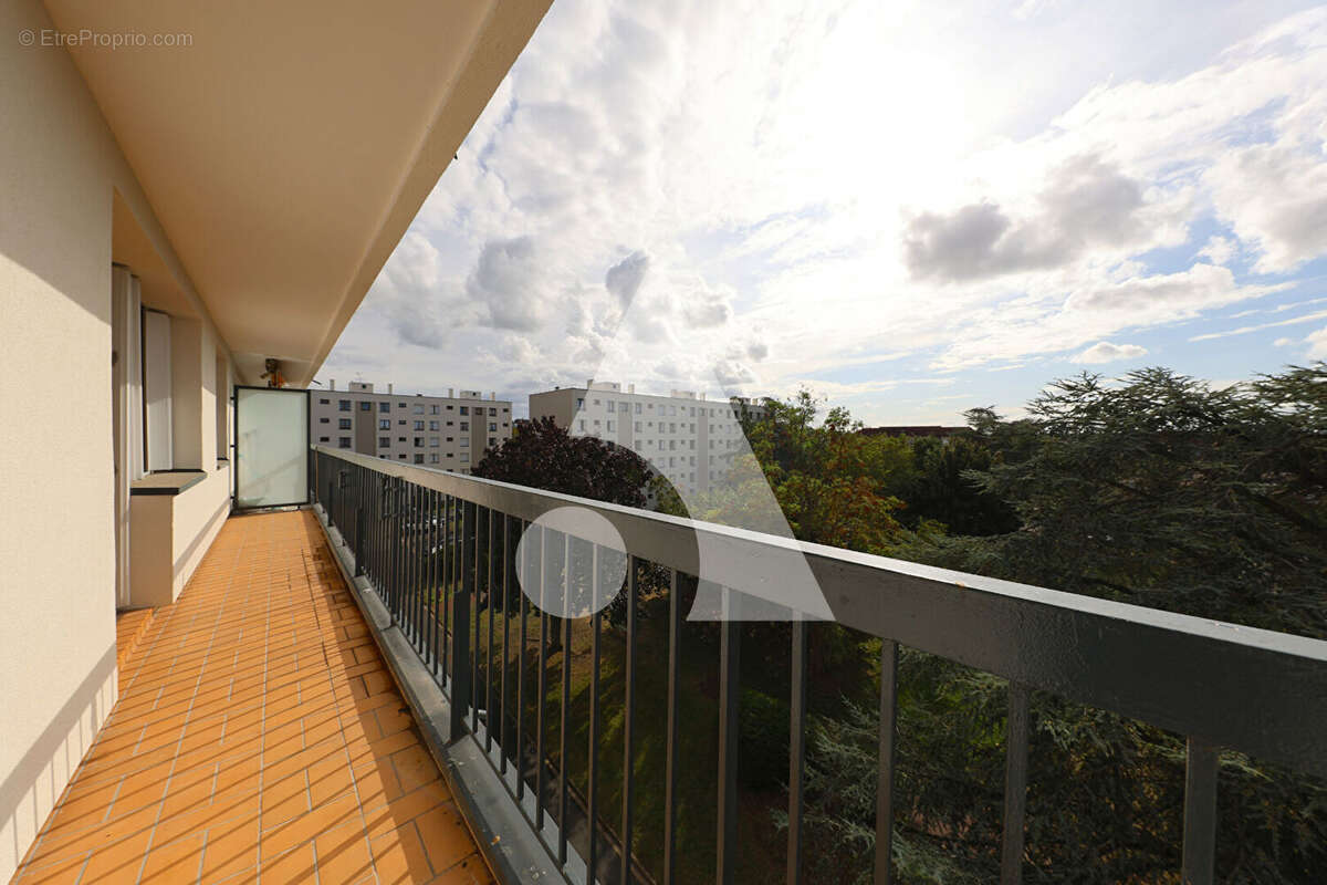 Appartement à CORBEIL-ESSONNES