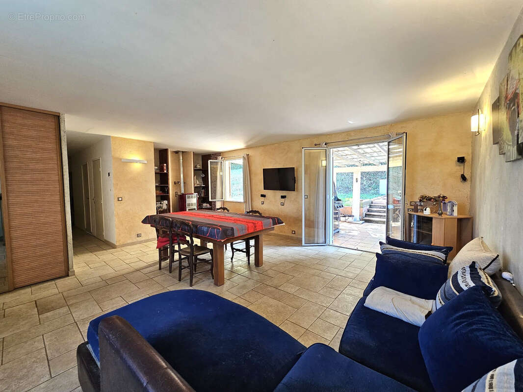 Apt en Luberon, belle maison de plain pied avec piscine et jardin - photo 3