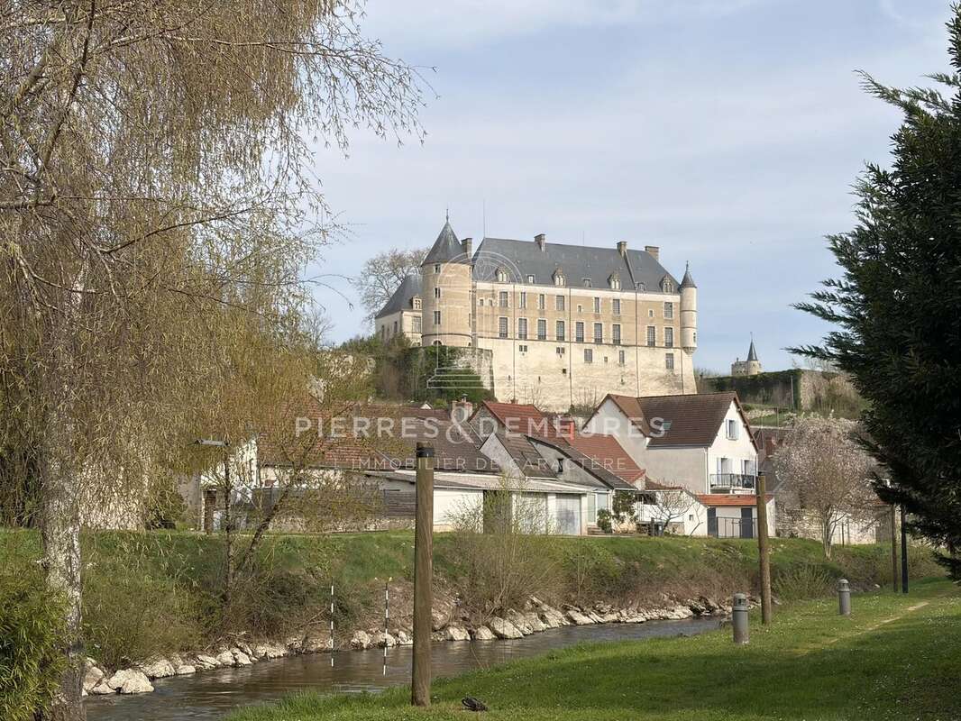 Maison à CHATEAUNEUF-SUR-CHER