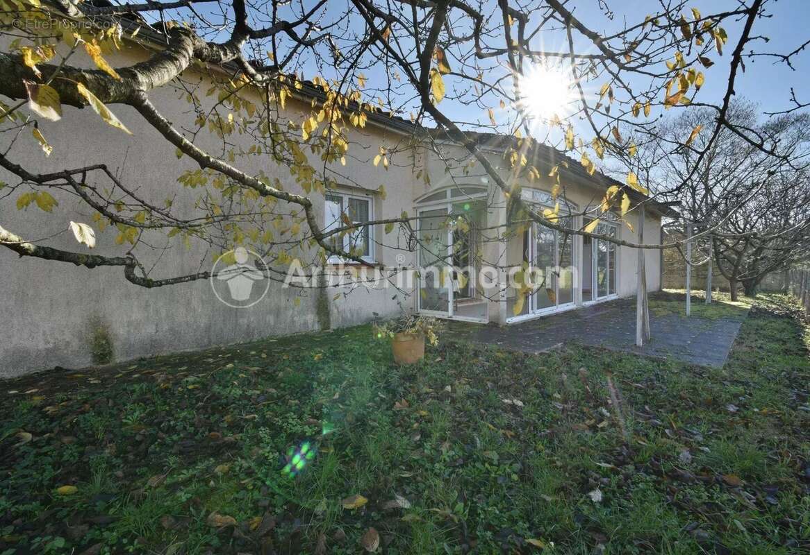 Maison à SAINT-SULPICE