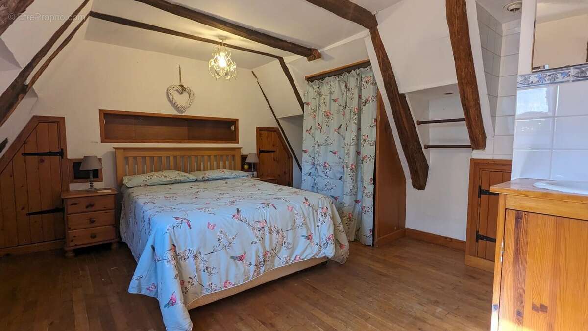 Maison à SALIGNAC-EYVIGUES