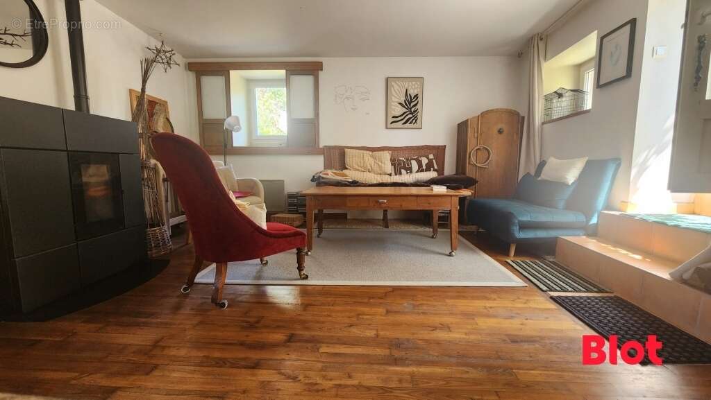 Maison 84 m² à Dinan  - photo 3