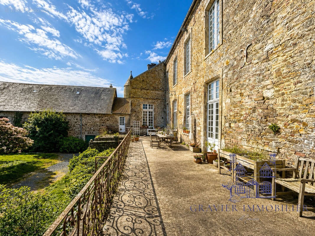 Maison à SAINT-PATRICE-DE-CLAIDS