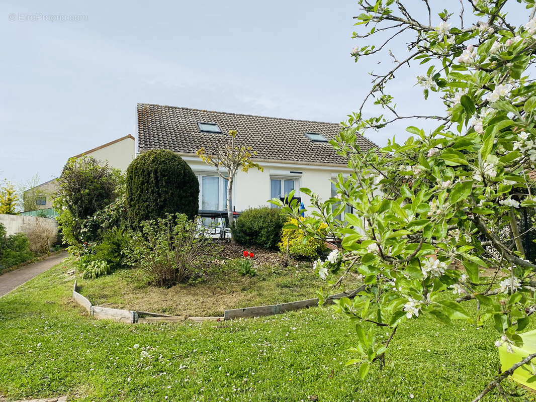 Maison à MONTFORT-L'AMAURY