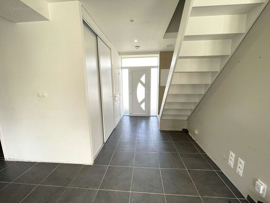 Maison familiale avec fort potentiel 152 m² sur terrain de 1 526 m²  Saint-Juéry - photo 5