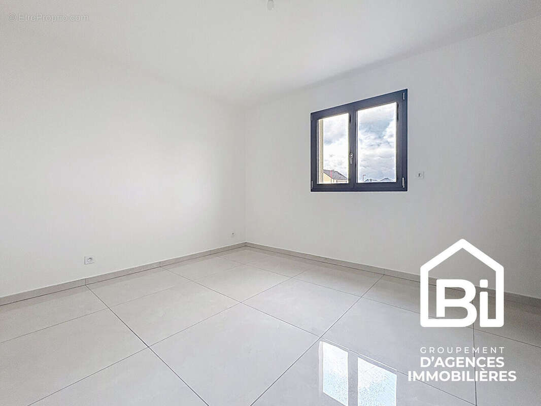 Maison à ARGENCES