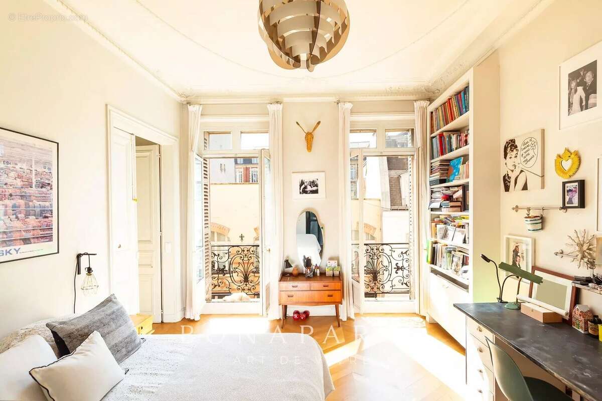 Appartement à PARIS-10E