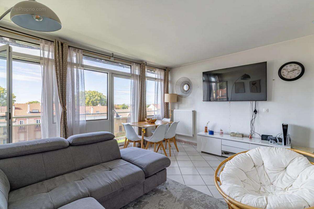 Appartement à LIVRY-GARGAN