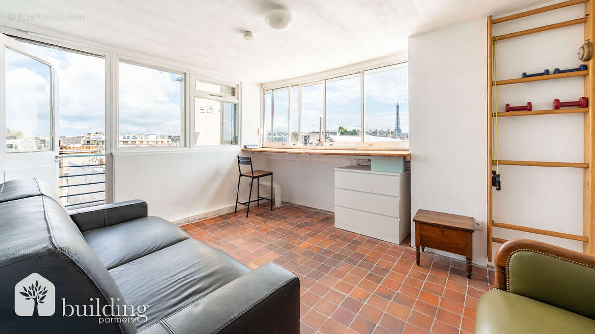 Appartement à PARIS-16E