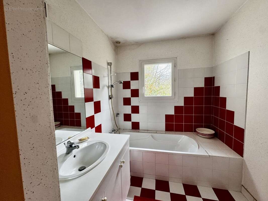 Maison à LE GIROUARD