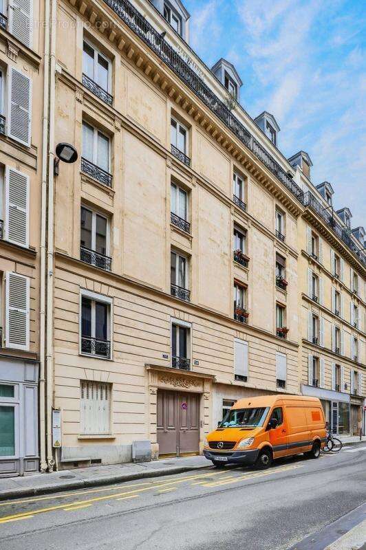Appartement à PARIS-17E
