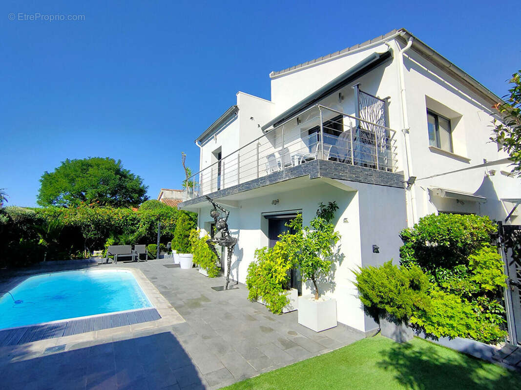 Maison à MANDELIEU-LA-NAPOULE