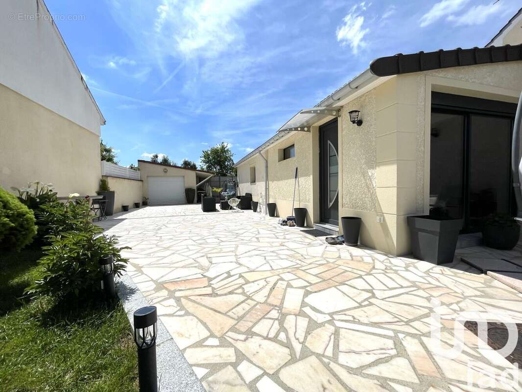 Photo 3 - Maison à OZOIR-LA-FERRIERE