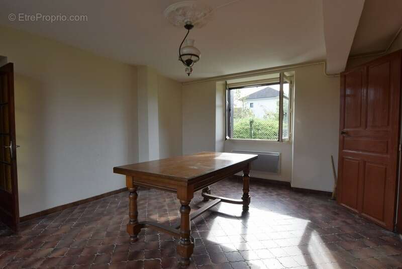 Maison à ARTIGUELOUVE