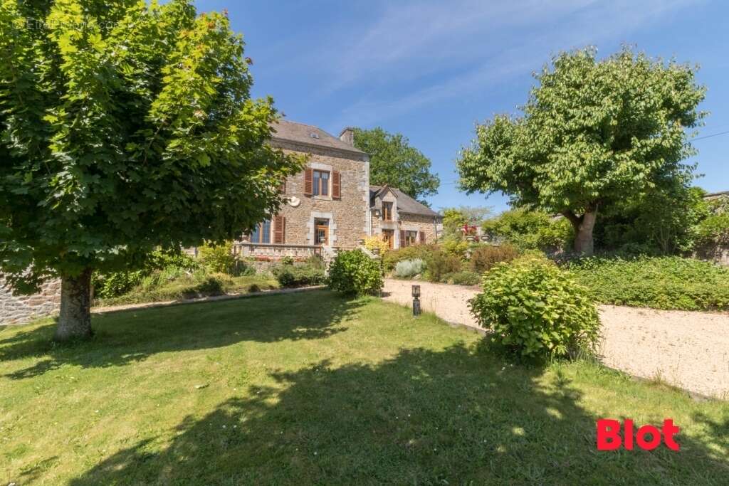 Maison à SAINT-OUEN-DES-ALLEUX