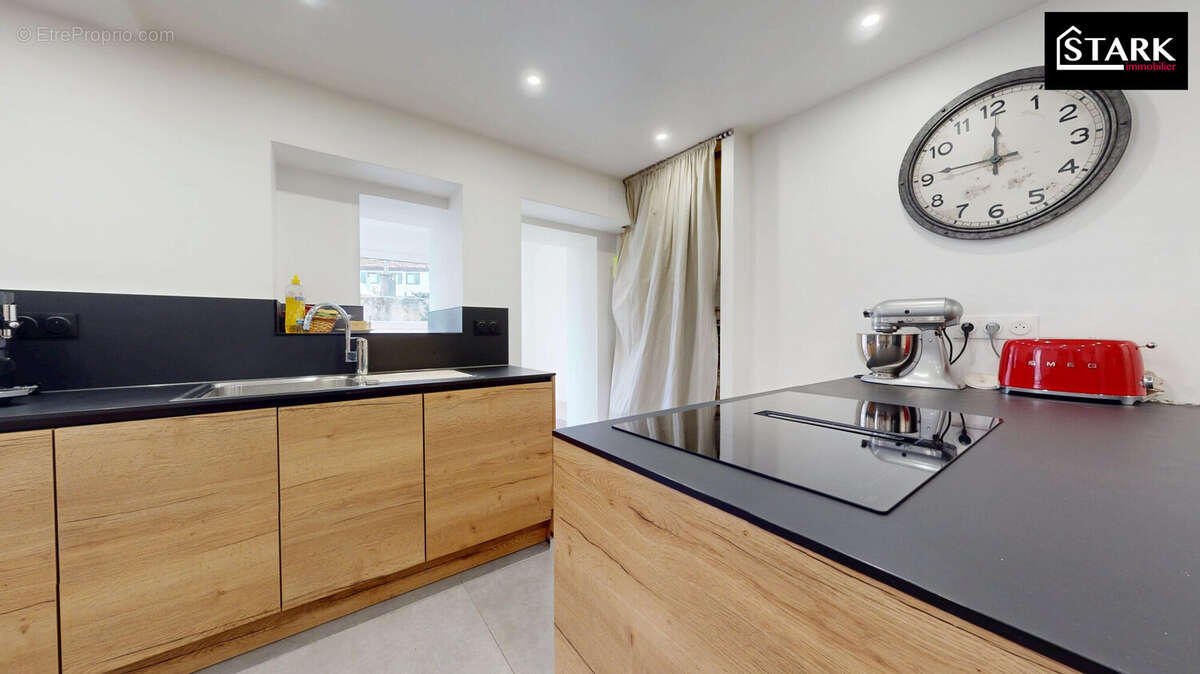 Maison à MONTBOUTON