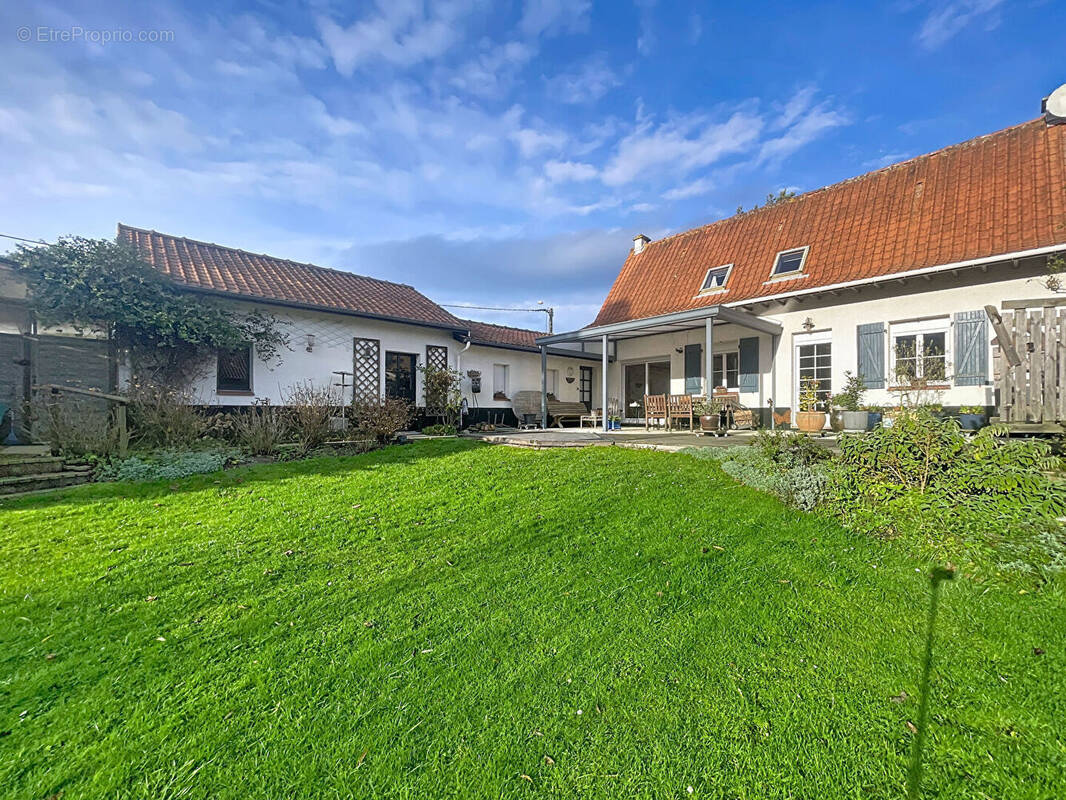 Maison à GROFFLIERS