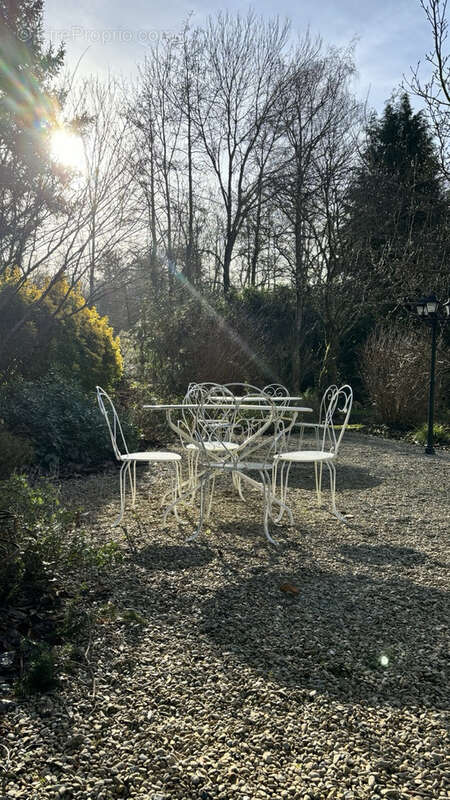 Maison à SAINT-PRYVE-SAINT-MESMIN