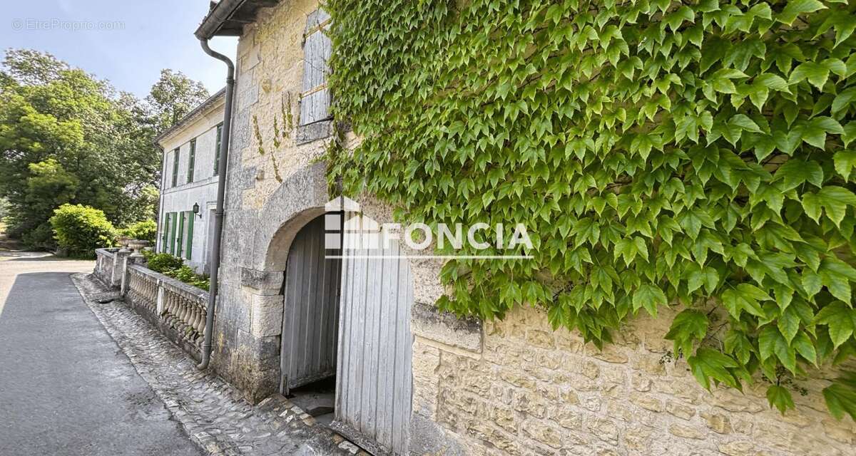 Maison à SAINT-PALAIS-DU-NE