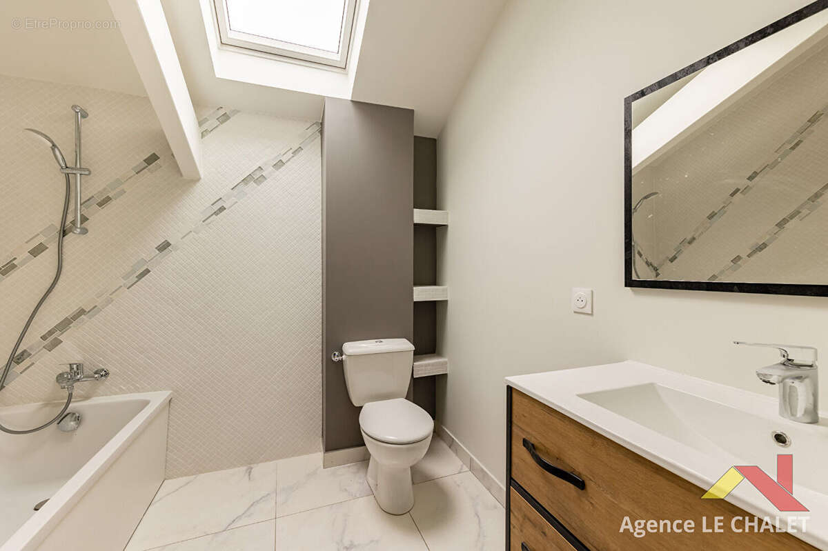 Maison à VILLENEUVE-LE-ROI