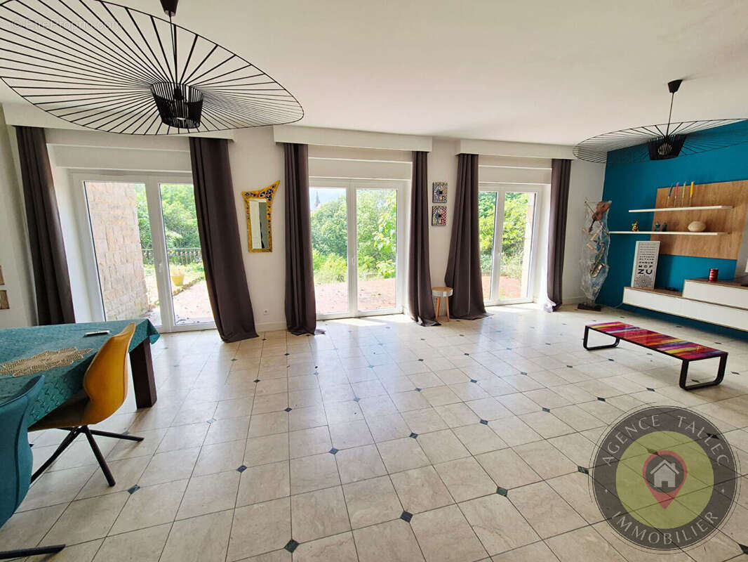Maison à LANVALLAY