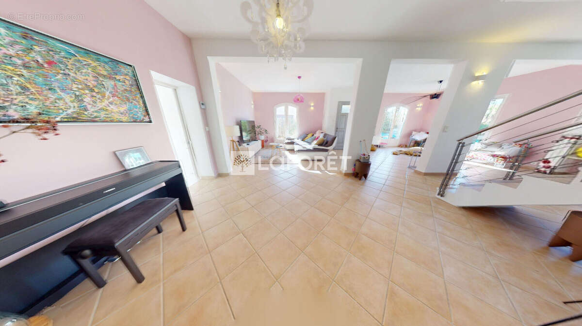 Maison à LA FARE-LES-OLIVIERS
