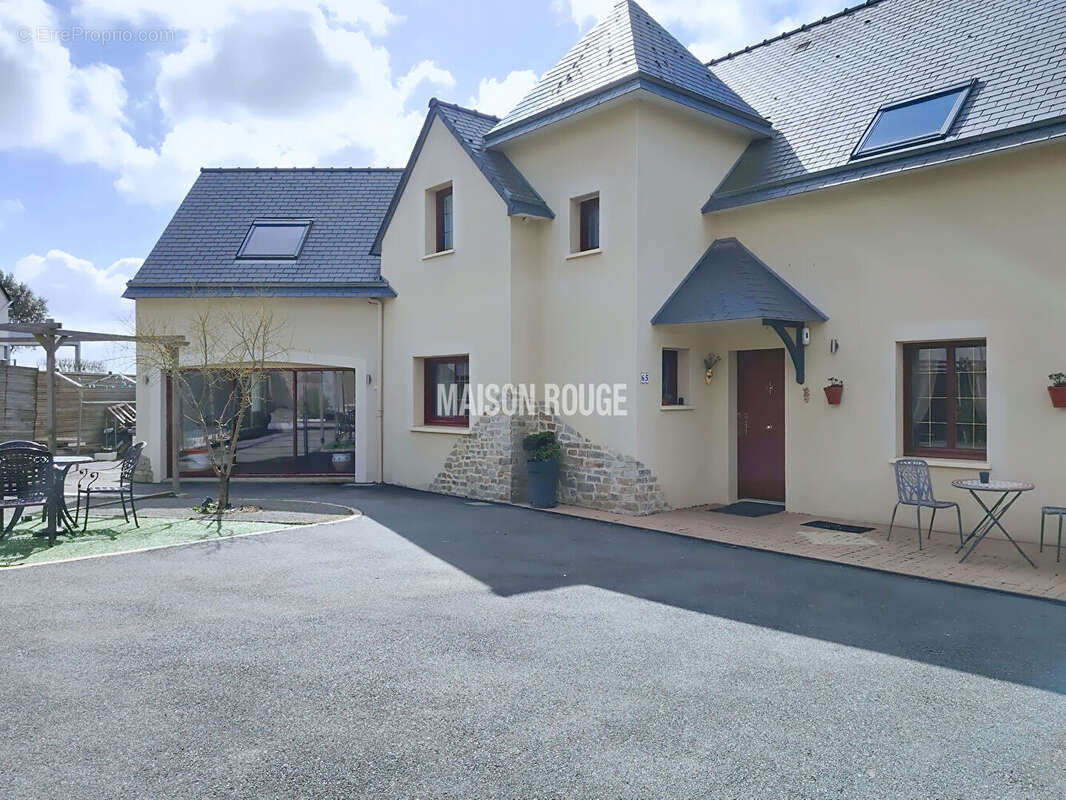 Maison à COMBOURG