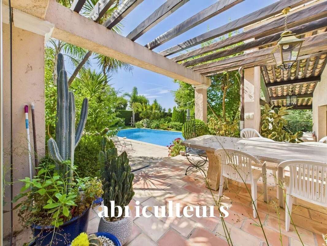 Maison à LA COLLE-SUR-LOUP