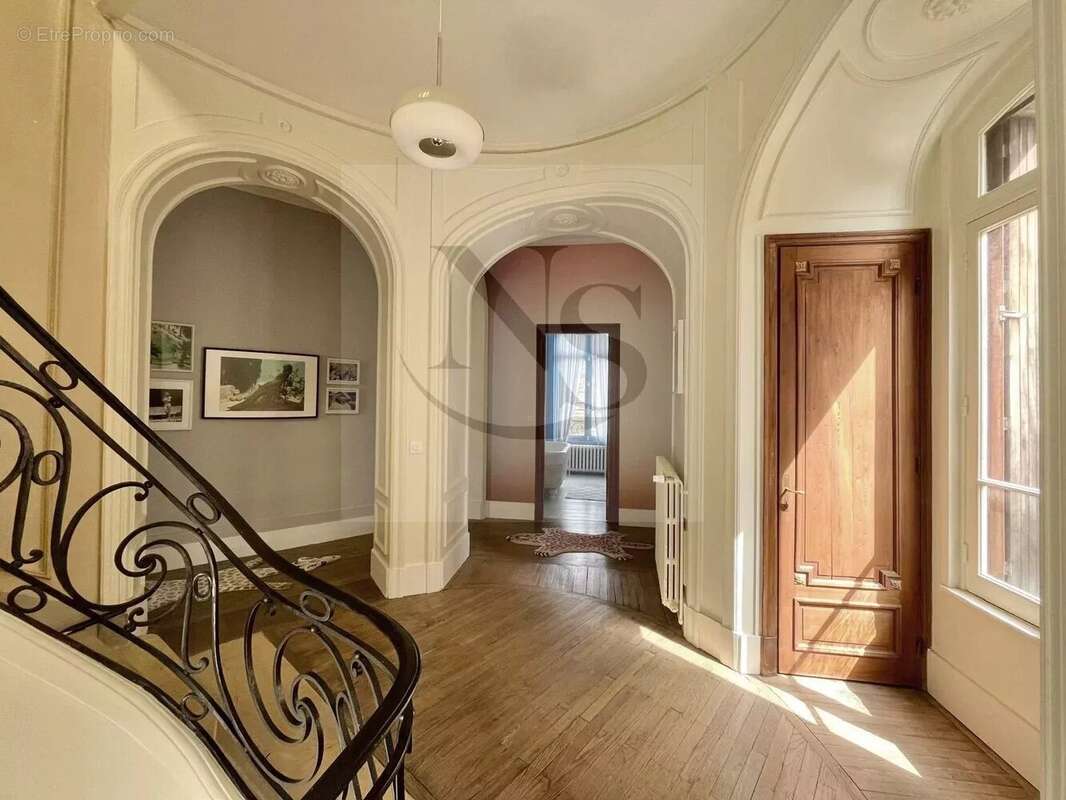 Hôtel particulier d’exception – À deux pas du centre-ville et de la gare TGV (Arras–Paris en 45 min) - photo 4