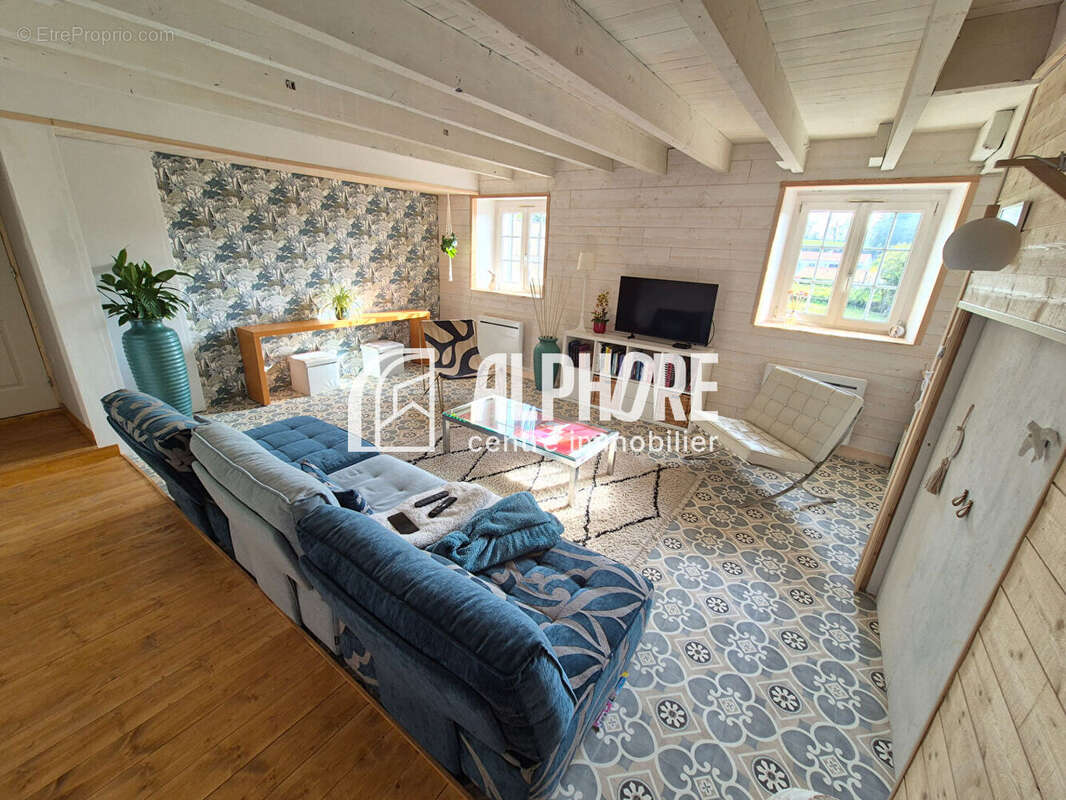 118m² habitable, 3 chambres, proximité commerces. - photo 3