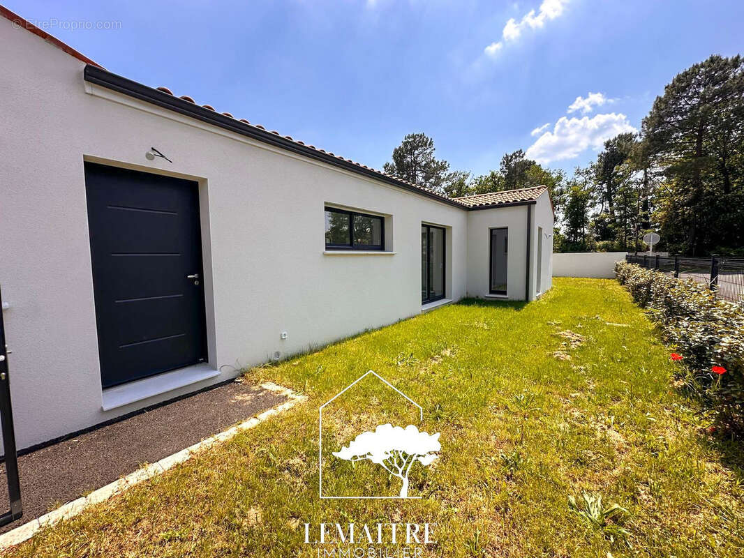 Maison à LES MATHES