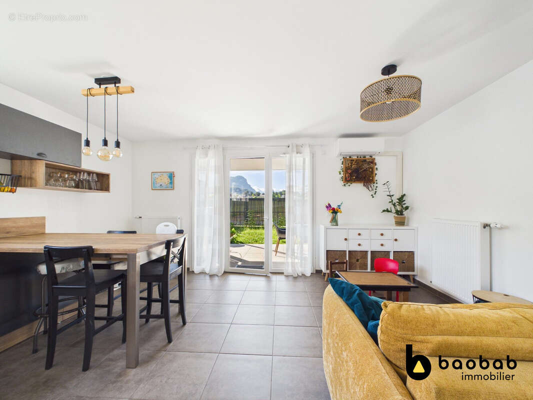 Appartement à CHALLES-LES-EAUX