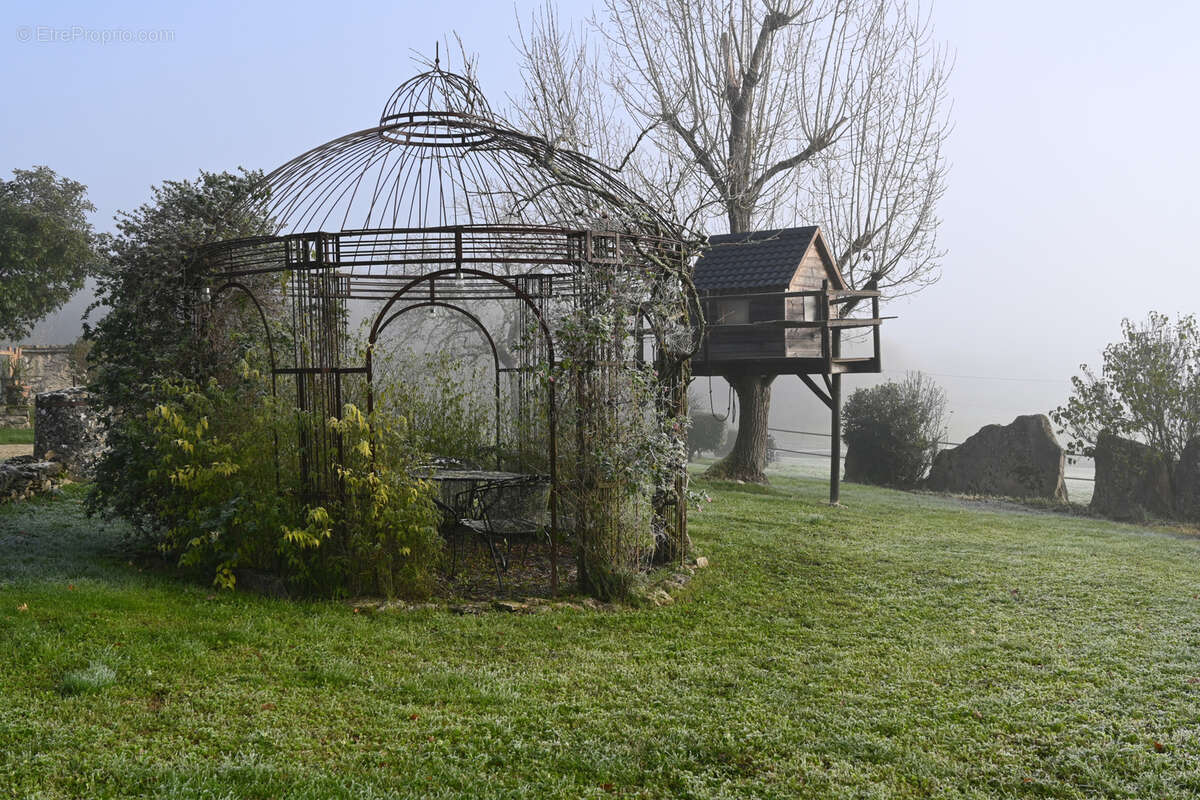 Magnifique domaine avec piscine, dépendances et installations équestres   plus de 7 hectares - photo 15