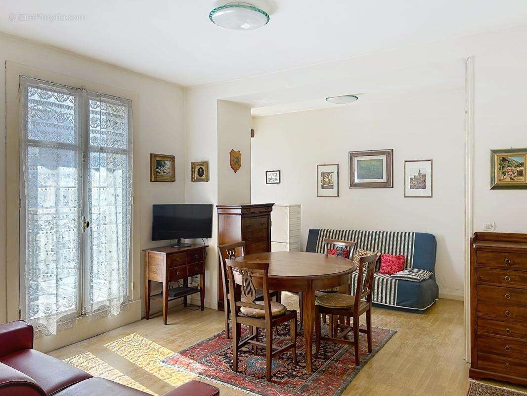 Appartement à PARIS-9E