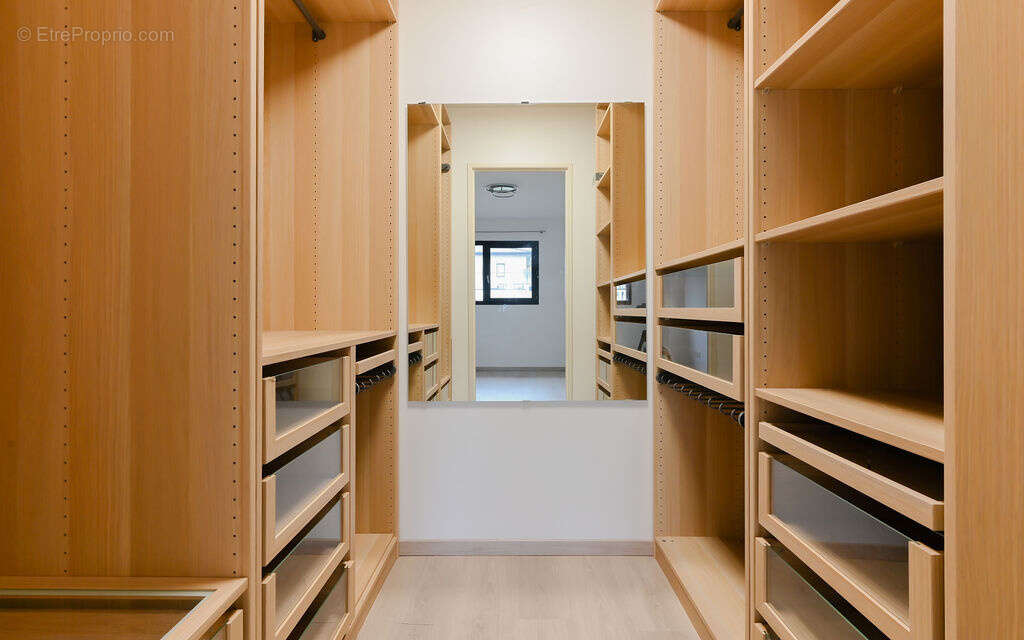 Appartement à CHARBONNIERES-LES-BAINS