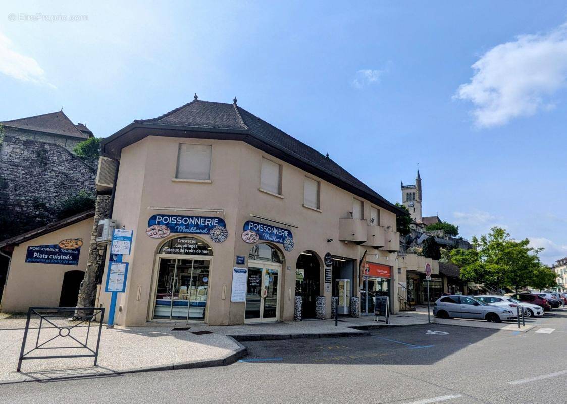 Commerce à MORESTEL
