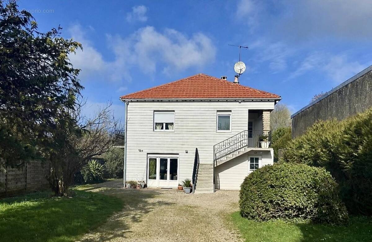 Maison à LEZAY