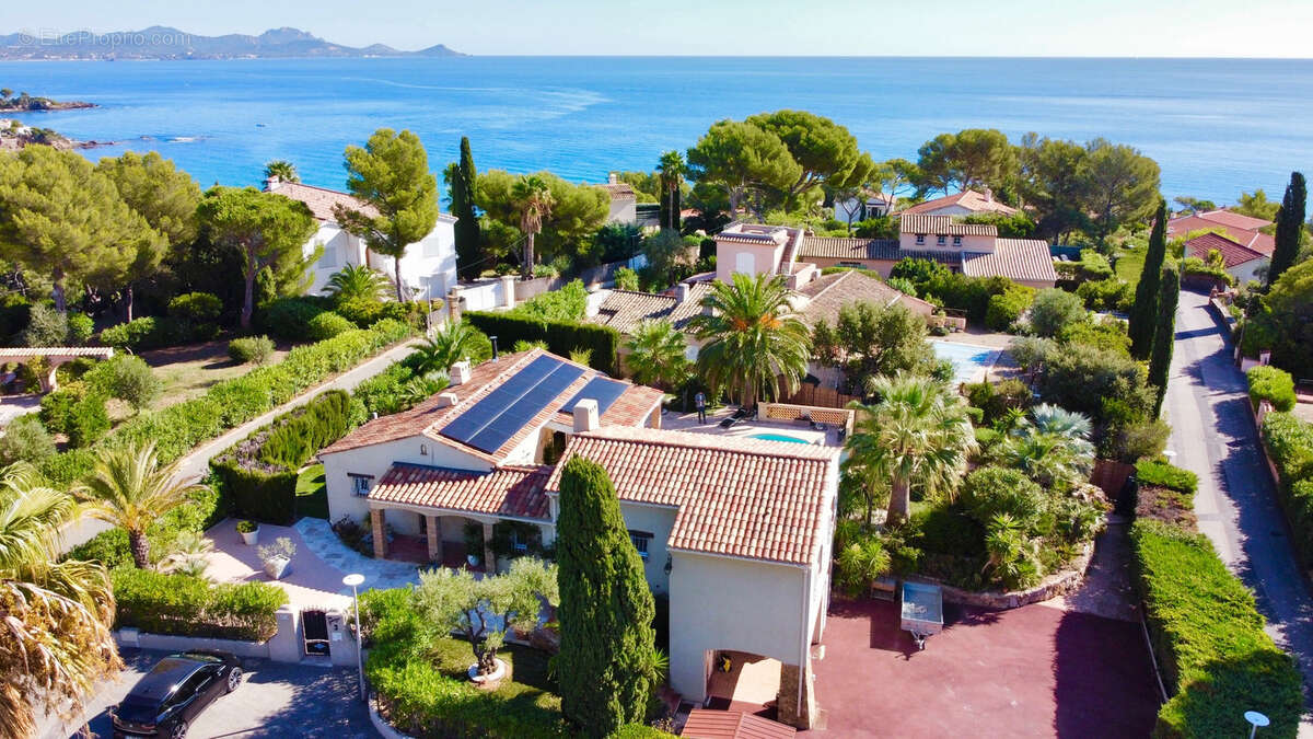 Maison à LES ISSAMBRES