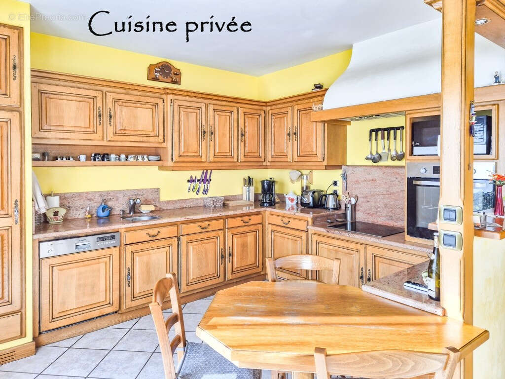 Maison à YENNE